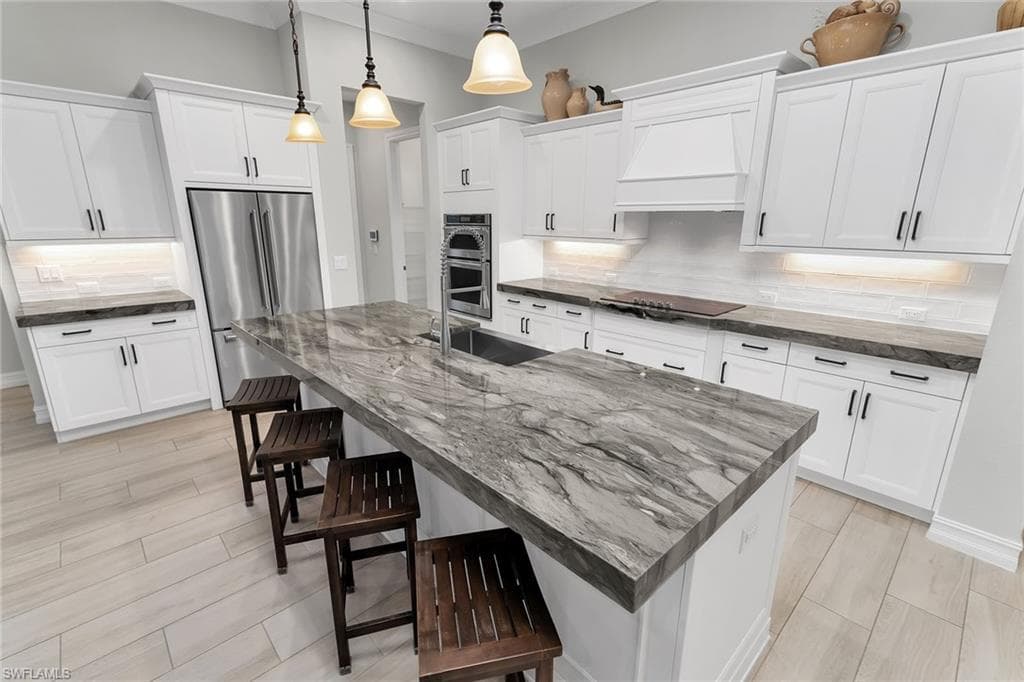 14224 Laguna Springs Ln, Naples, FL 34114-11