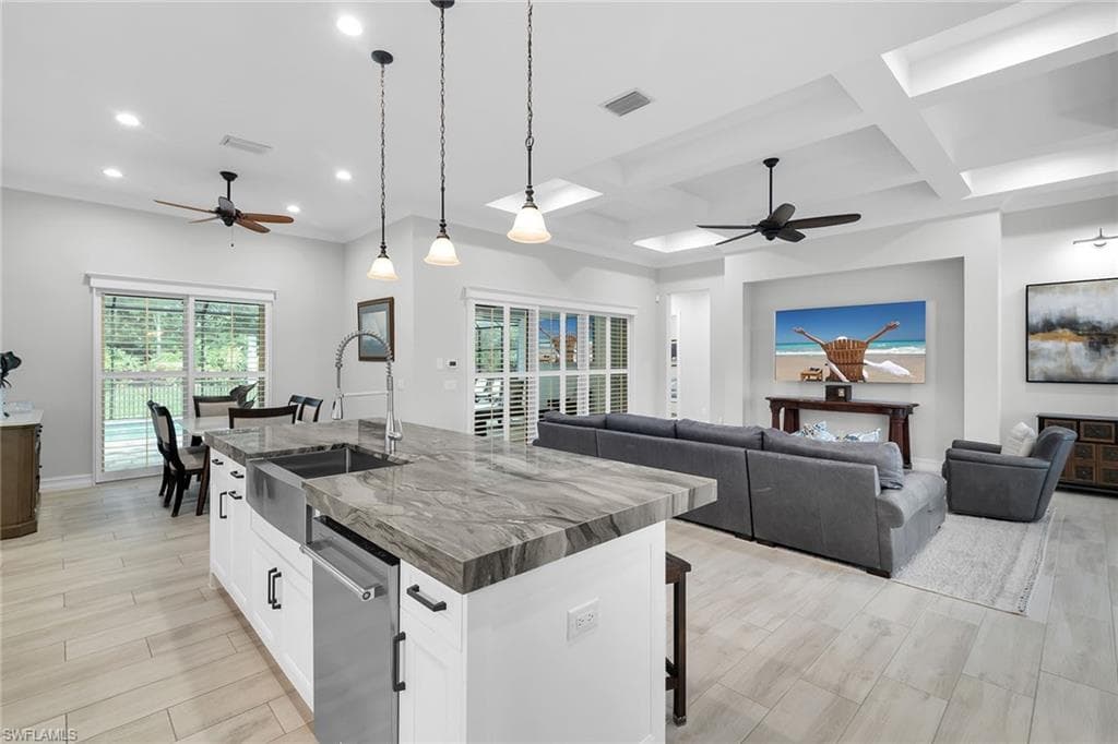 14224 Laguna Springs Ln, Naples, FL 34114-14
