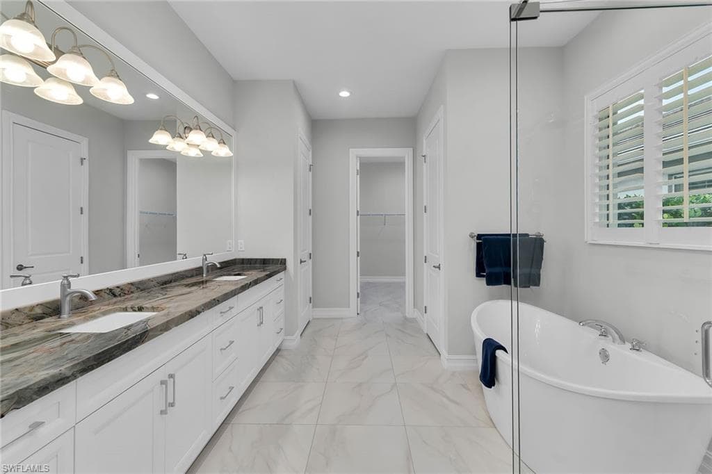 14224 Laguna Springs Ln, Naples, FL 34114-18
