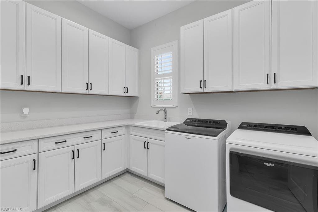 14224 Laguna Springs Ln, Naples, FL 34114-25