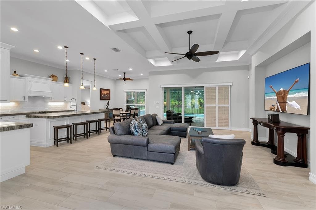 14224 Laguna Springs Ln, Naples, FL 34114-4
