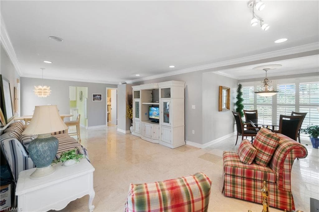 656 12th Ave S 656, Naples, FL 34102-13