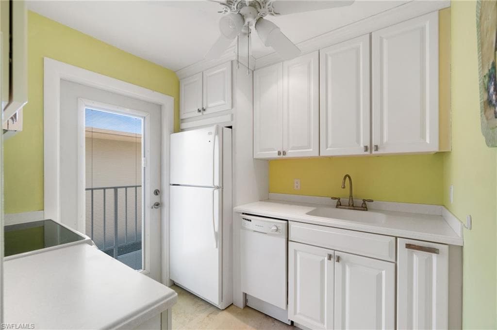 656 12th Ave S 656, Naples, FL 34102-17