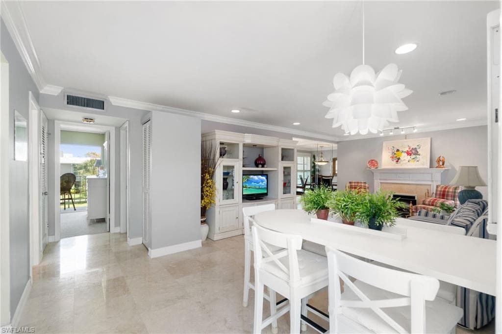 656 12th Ave S 656, Naples, FL 34102-23