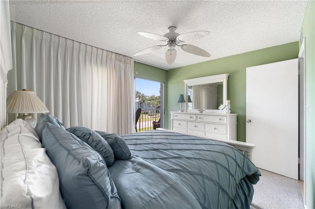 656 12th Ave S 656, Naples, FL 34102-27