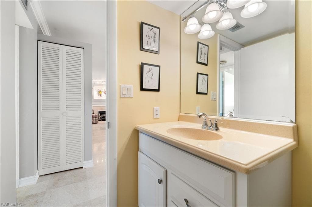 656 12th Ave S 656, Naples, FL 34102-30
