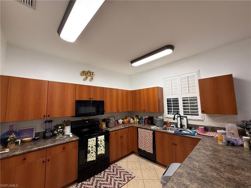 15208 Summit Place Cir 192, Naples, FL 34119-5