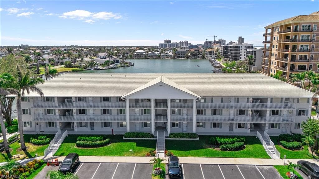 10682 Gulf Shore Dr C302, Naples, FL 34108-16