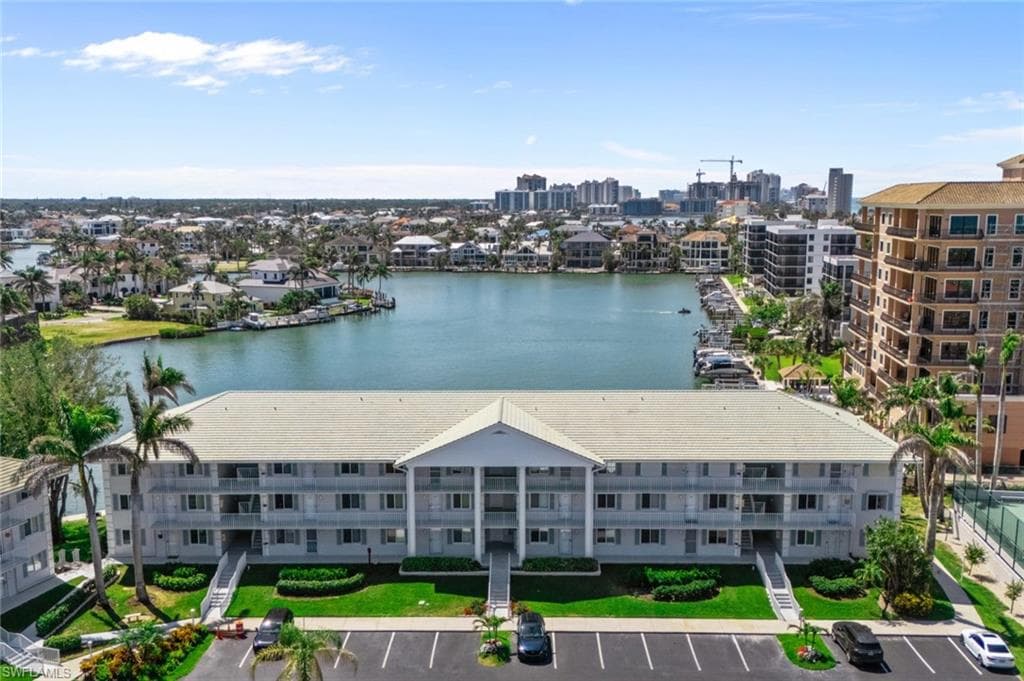 10682 Gulf Shore Dr C302, Naples, FL 34108-17