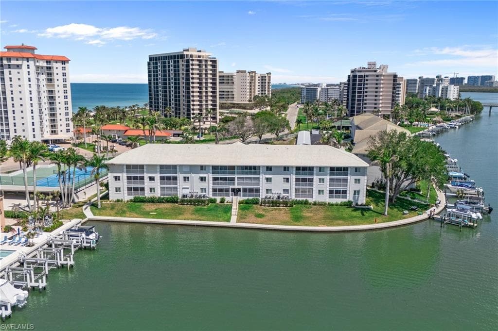 10682 Gulf Shore Dr C302, Naples, FL 34108-18