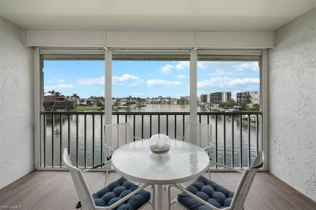 10682 Gulf Shore Dr C302, Naples, FL 34108-7