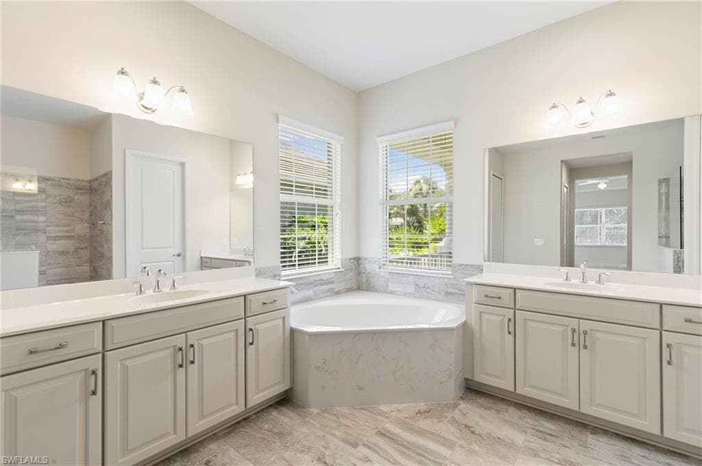 21539 Oaks Of Estero Cir, Estero, FL 33928-25