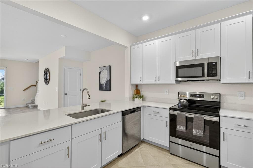 2937 Tardiff Dr, Naples, FL 34120-11