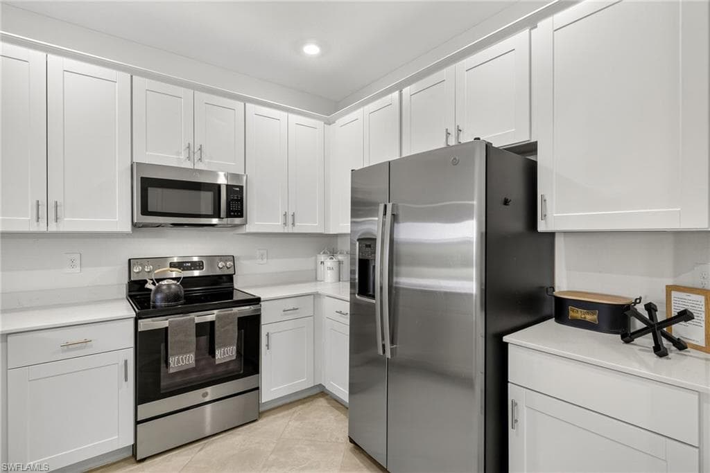 2937 Tardiff Dr, Naples, FL 34120-12