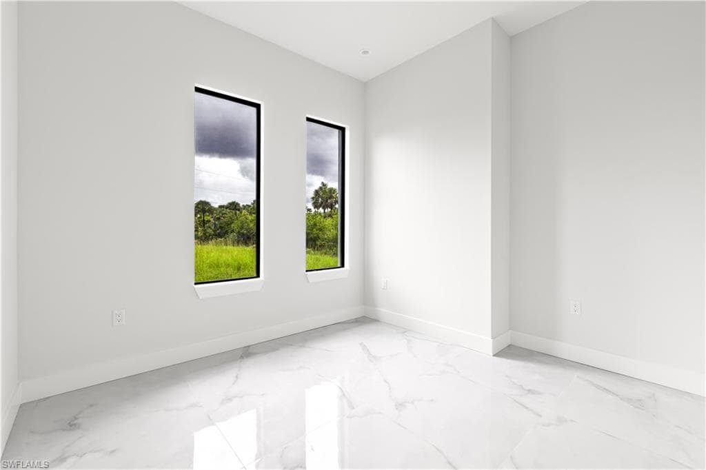 2898 36th Ave SE, Naples, FL 34117-26