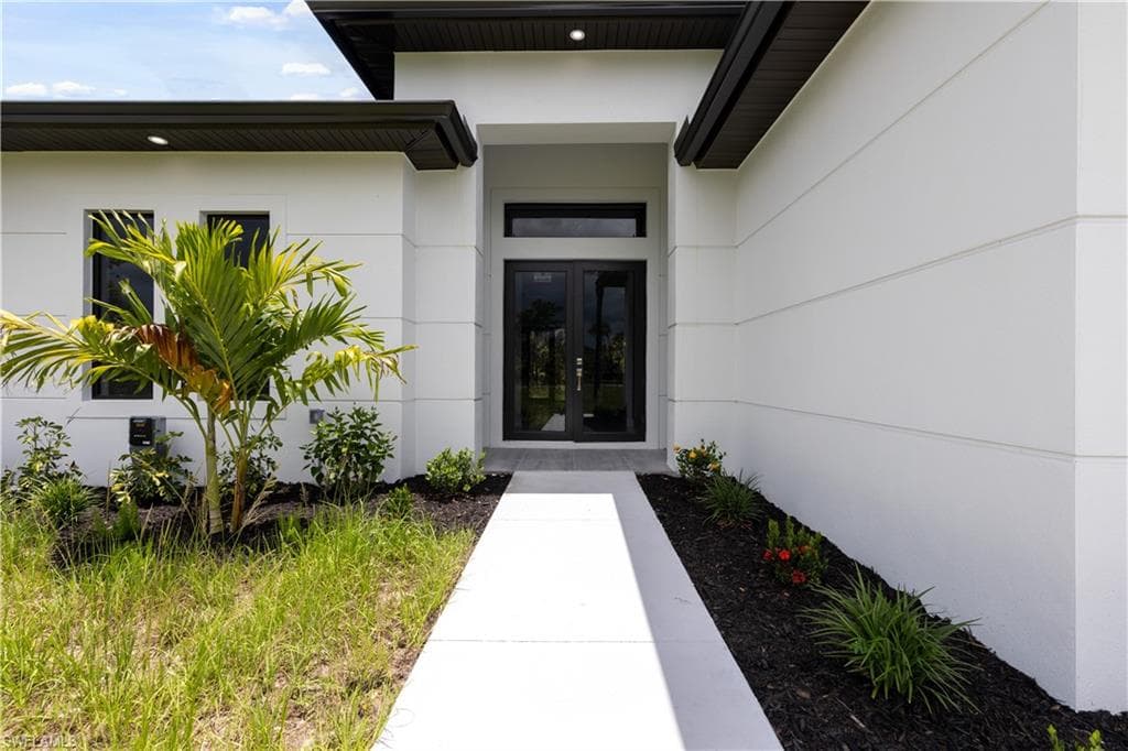 2898 36th Ave SE, Naples, FL 34117-8