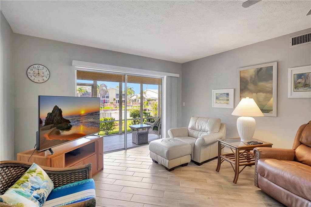 1412 46th St 1f, Cape Coral, FL 33904-22