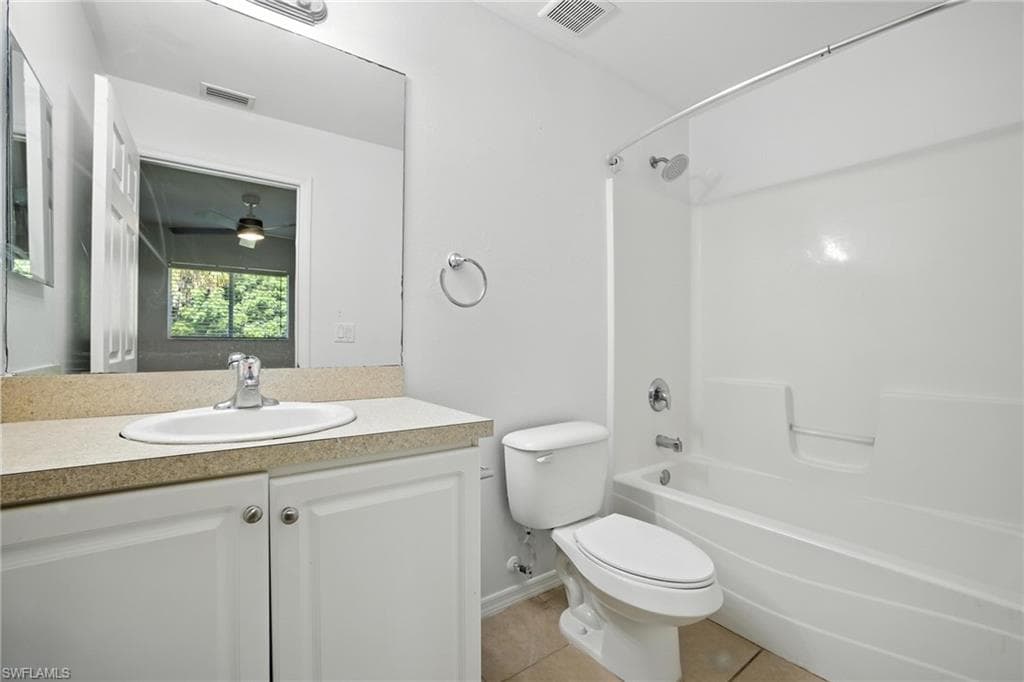 472/474 Petite Ave, Lehigh Acres, FL 33974-23