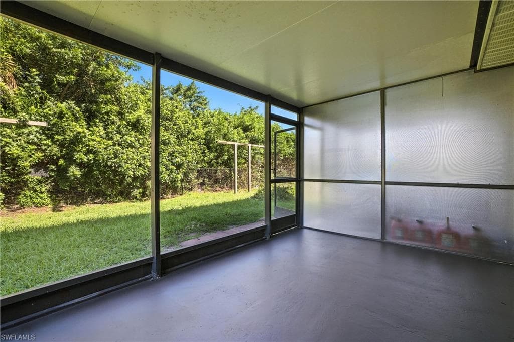 472/474 Petite Ave, Lehigh Acres, FL 33974-24