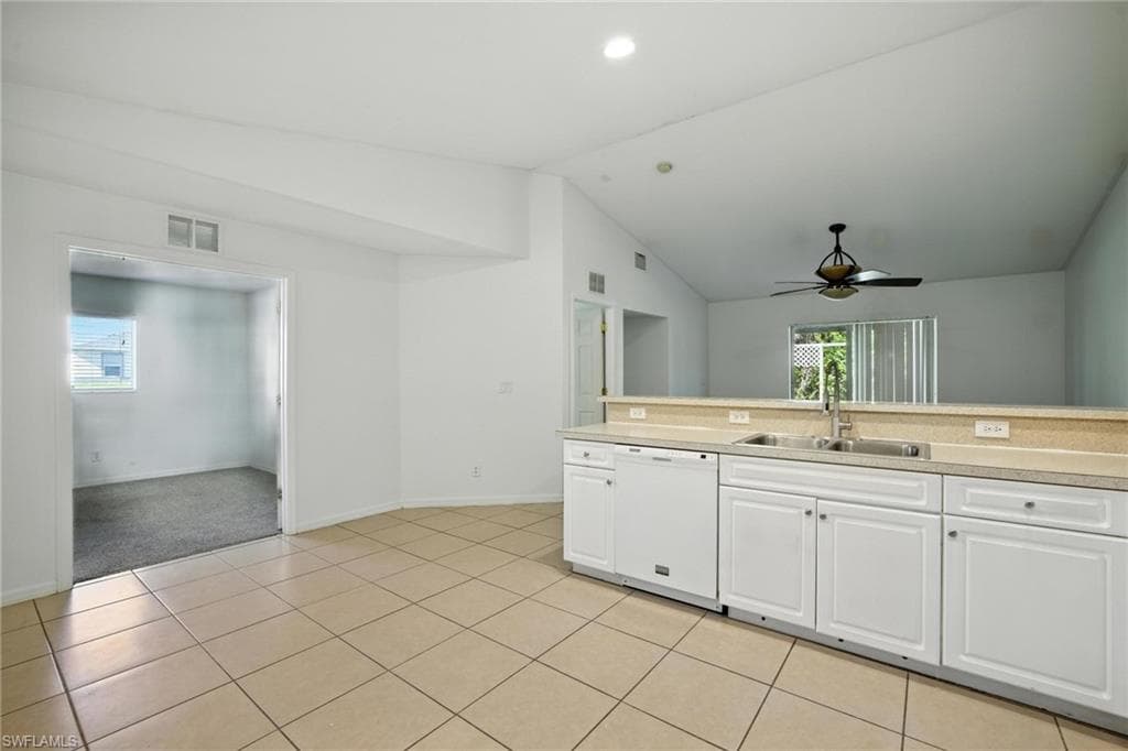 472/474 Petite Ave, Lehigh Acres, FL 33974-8