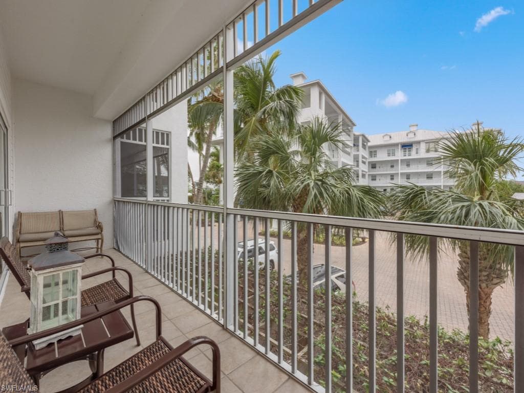 160 Palm St 202, Marco Island, FL 34145-1