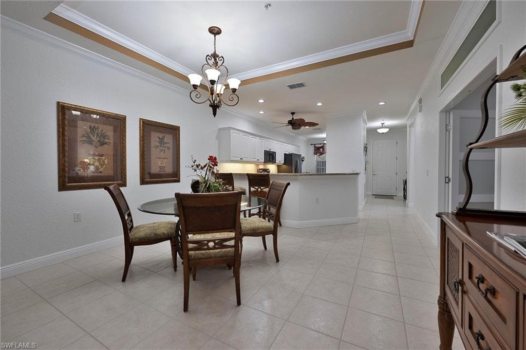 4844 Hampshire Ct 305, Naples, FL 34112-8