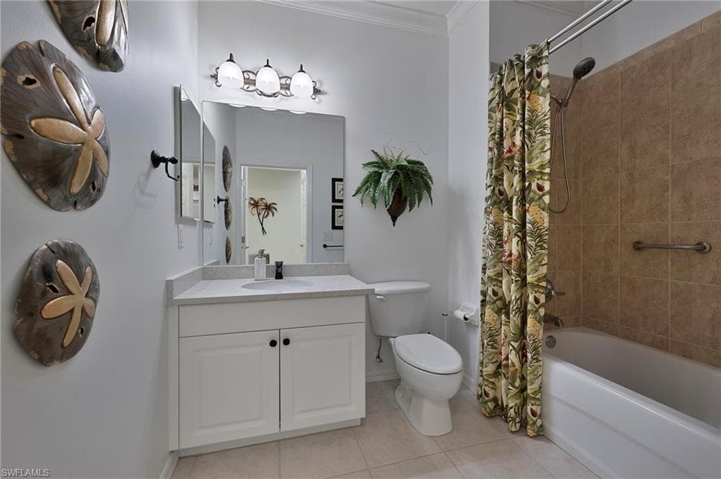 4844 Hampshire Ct 305, Naples, FL 34112-15