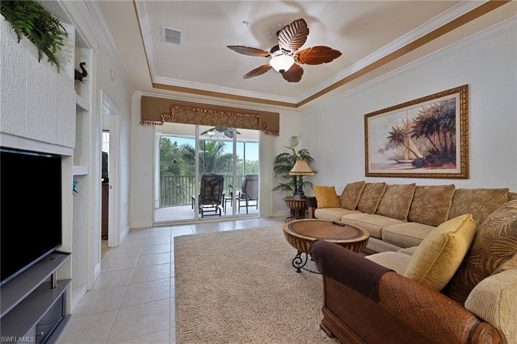 4844 Hampshire Ct 305, Naples, FL 34112-3