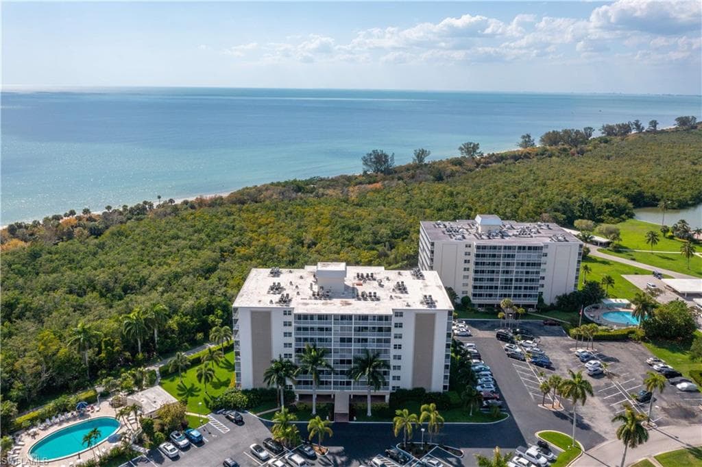 3 Bluebill Ave 808, Naples, FL 34108-2