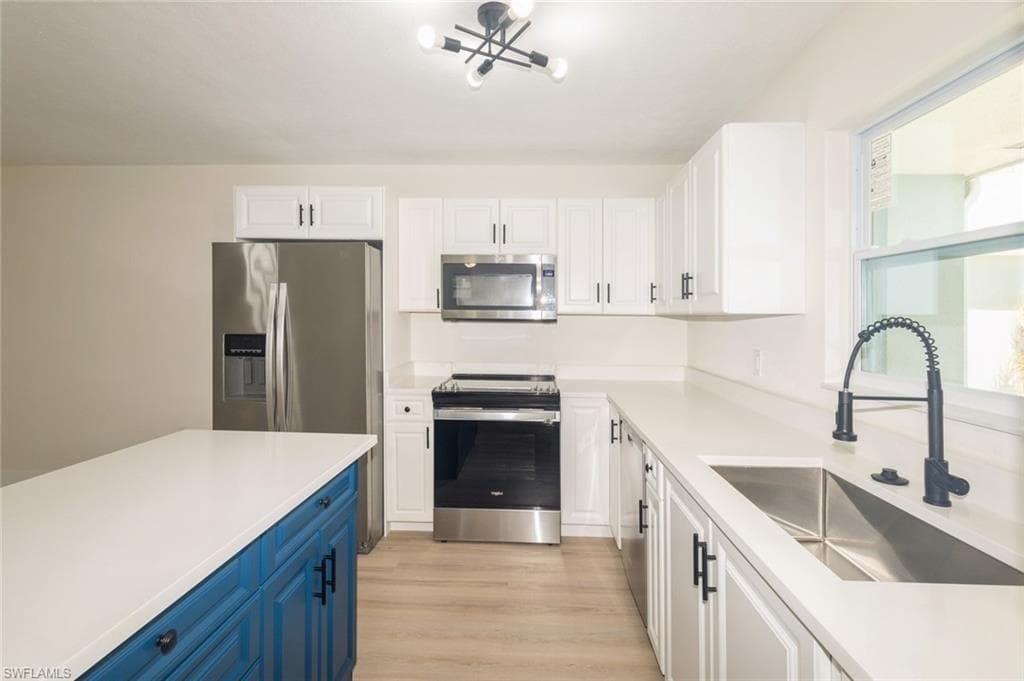 2180 Leisure Ln, Fort Myers, FL 33907-9