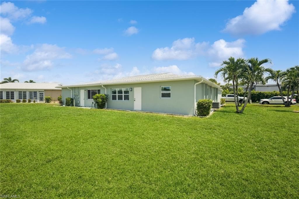 2180 Leisure Ln, Fort Myers, FL 33907-18