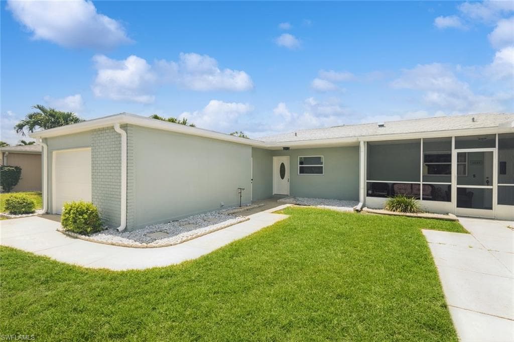 2180 Leisure Ln, Fort Myers, FL 33907-2
