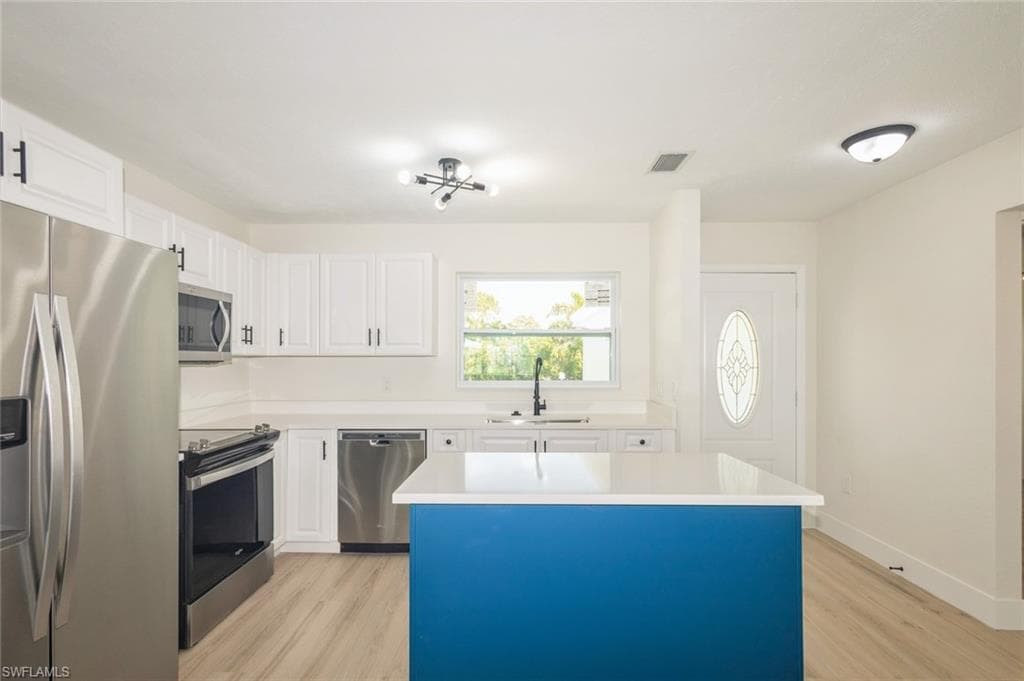 2180 Leisure Ln, Fort Myers, FL 33907-7