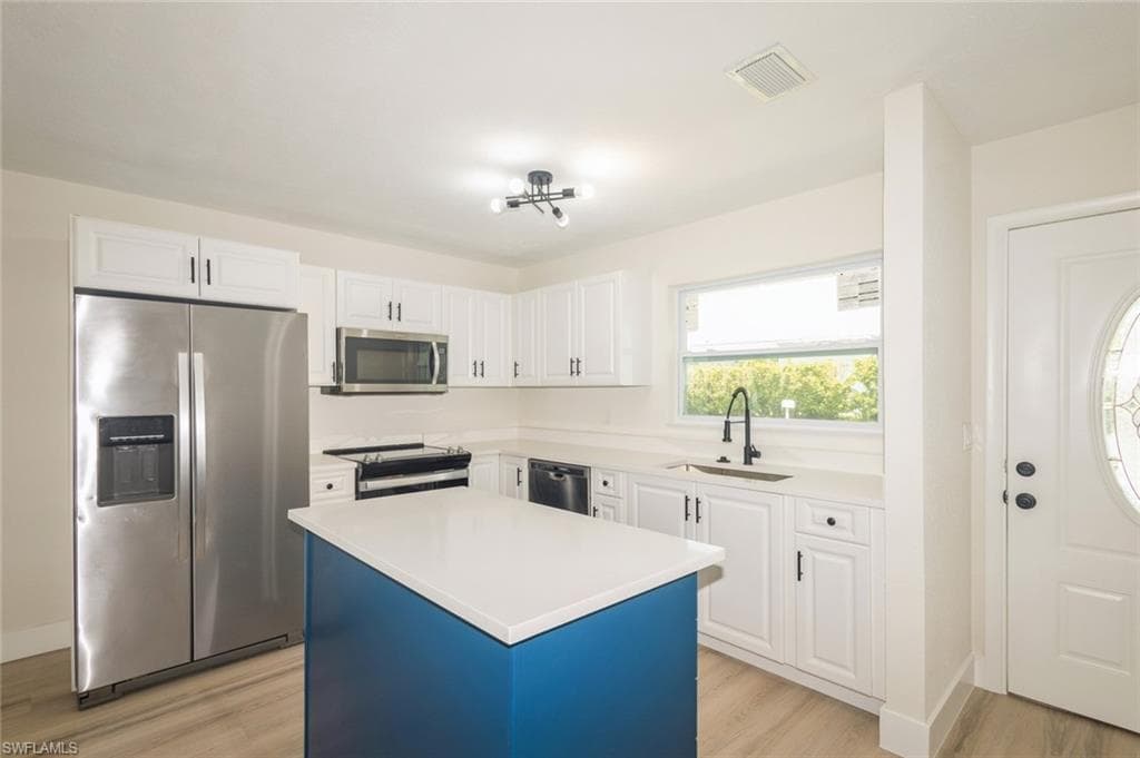 2180 Leisure Ln, Fort Myers, FL 33907-8