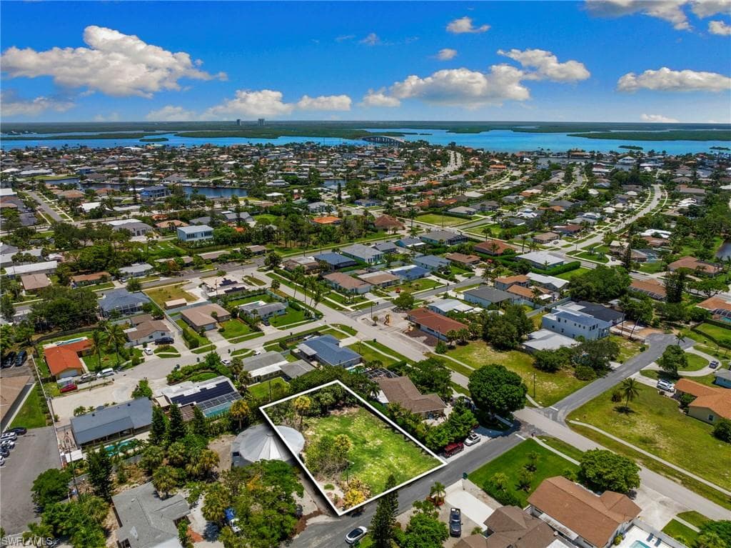 410 Quail Dr, Marco Island, FL 34145-3