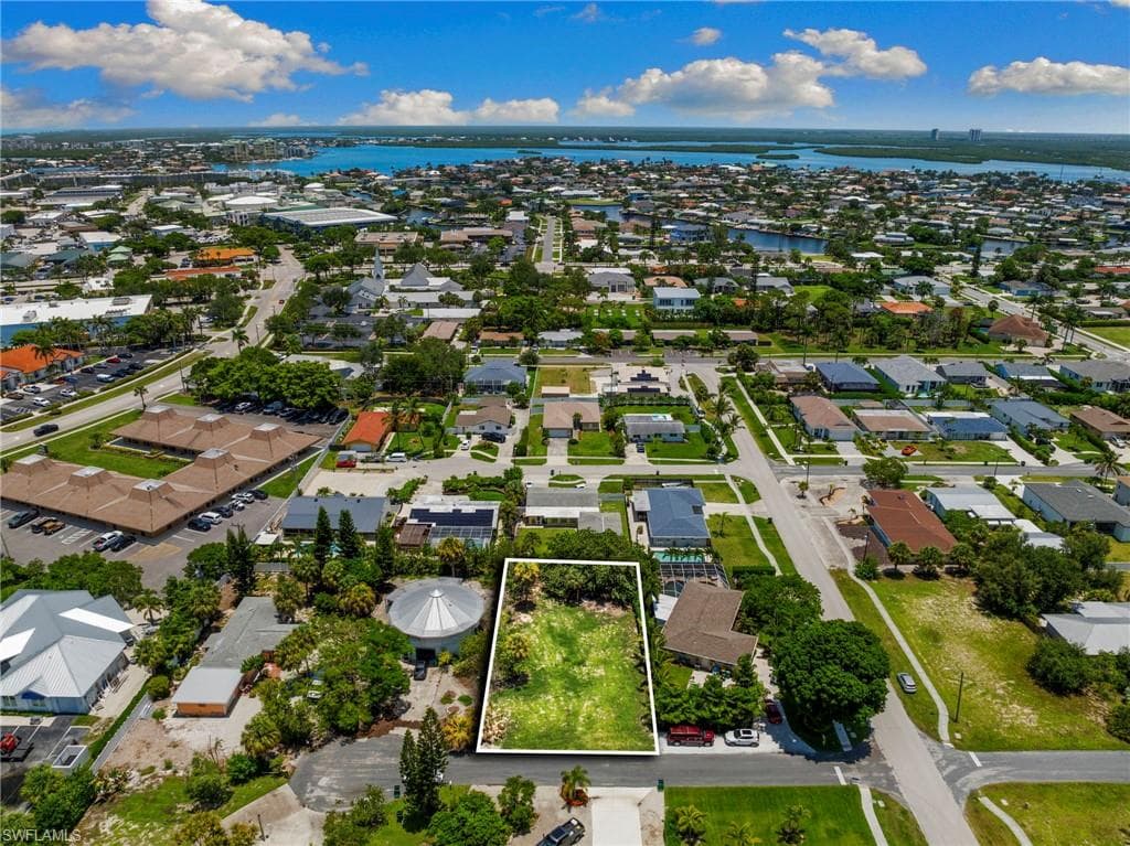 410 Quail Dr, Marco Island, FL 34145-4