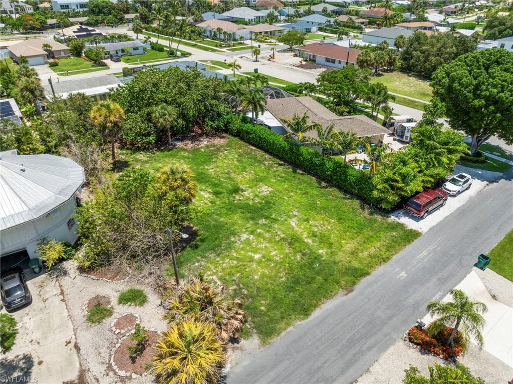 410 Quail Dr, Marco Island, FL 34145-5