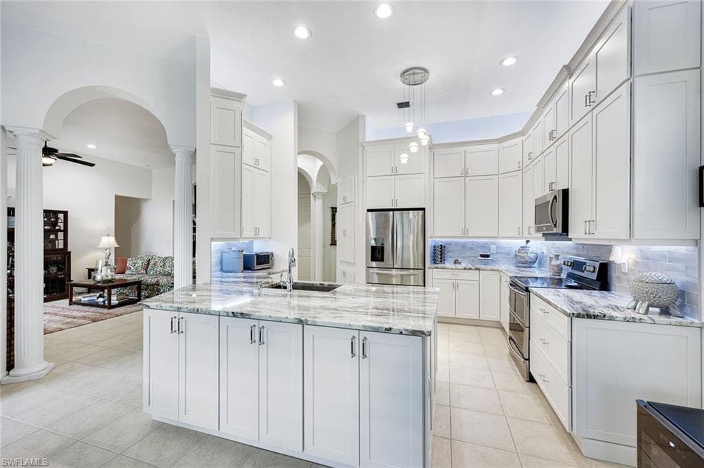 20552 Foxworth Cir, Estero, FL 33928-11