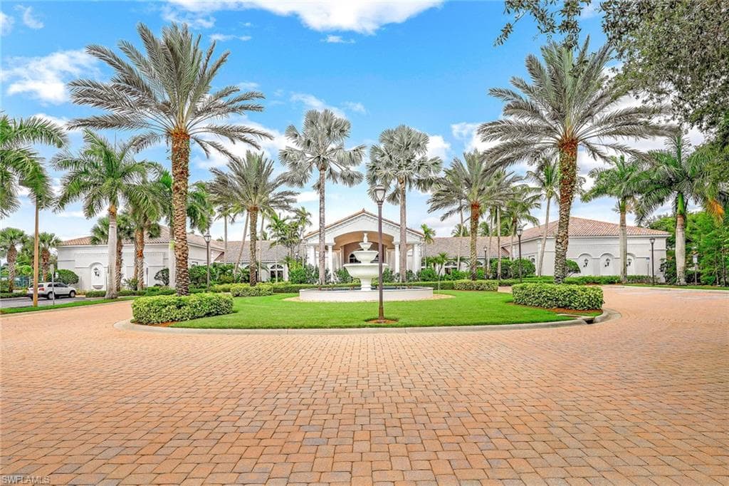 20552 Foxworth Cir, Estero, FL 33928-30