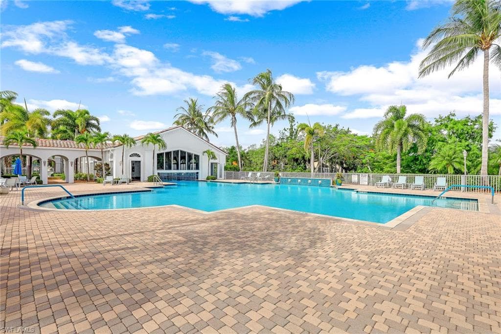 20552 Foxworth Cir, Estero, FL 33928-33