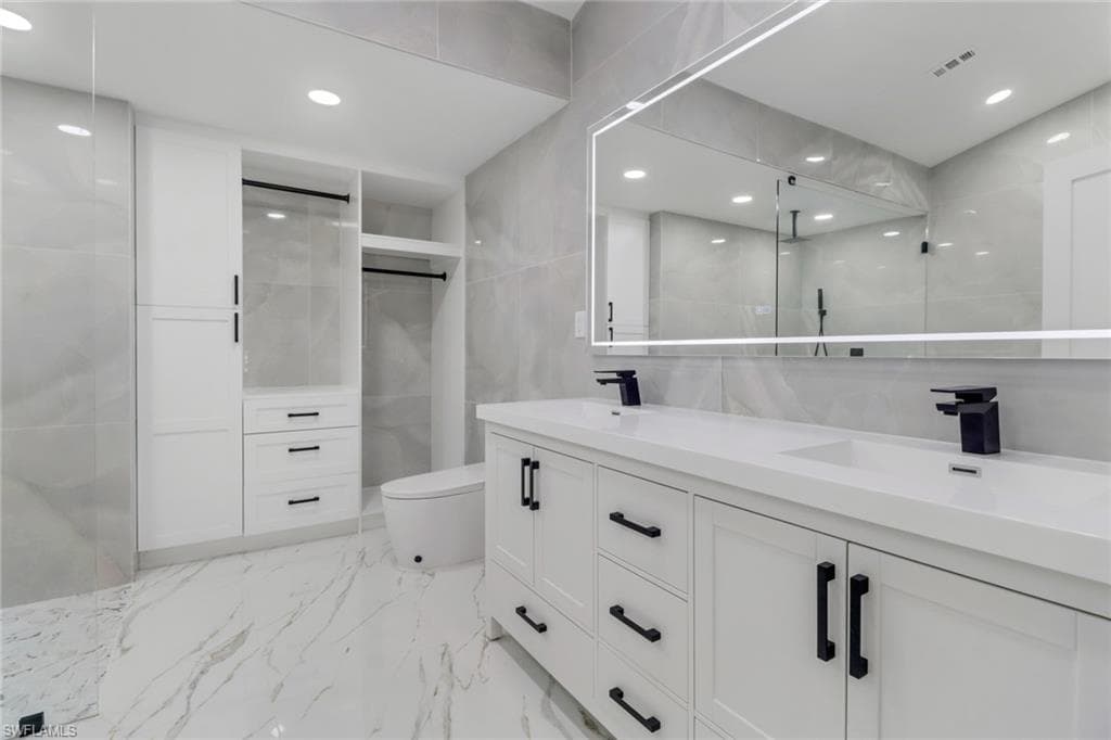 431 1st St NW, Naples, FL 34120-12