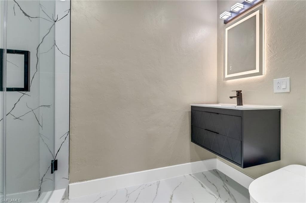 431 1st St NW, Naples, FL 34120-17