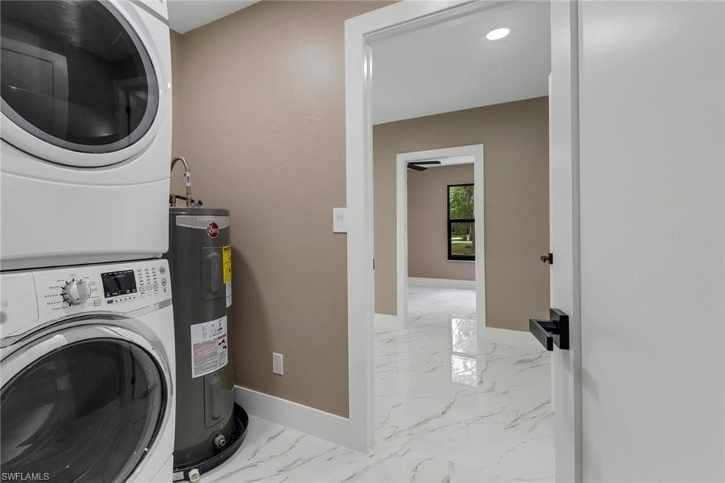 431 1st St NW, Naples, FL 34120-22