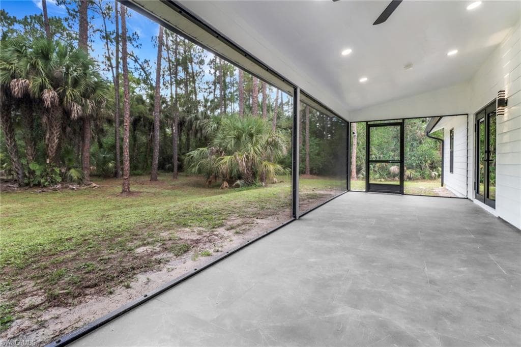 431 1st St NW, Naples, FL 34120-24