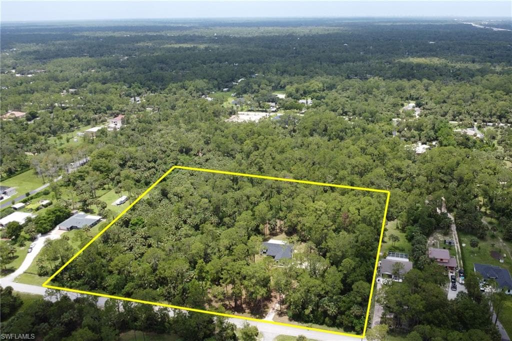431 1st St NW, Naples, FL 34120-26