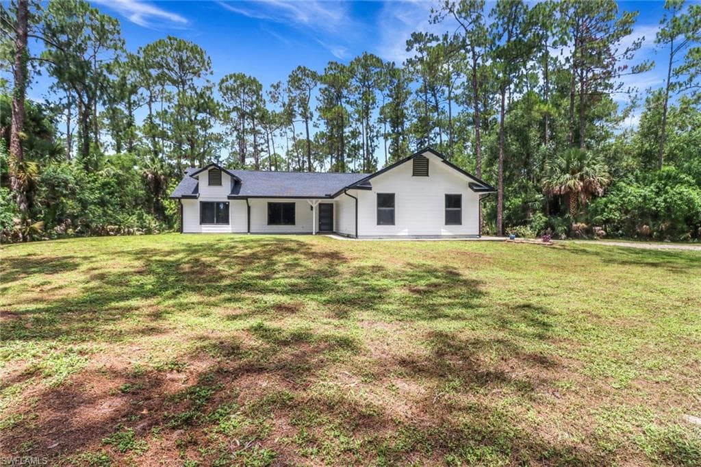 431 1st St NW, Naples, FL 34120-1