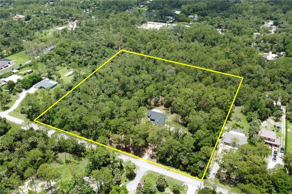 431 1st St NW, Naples, FL 34120-28