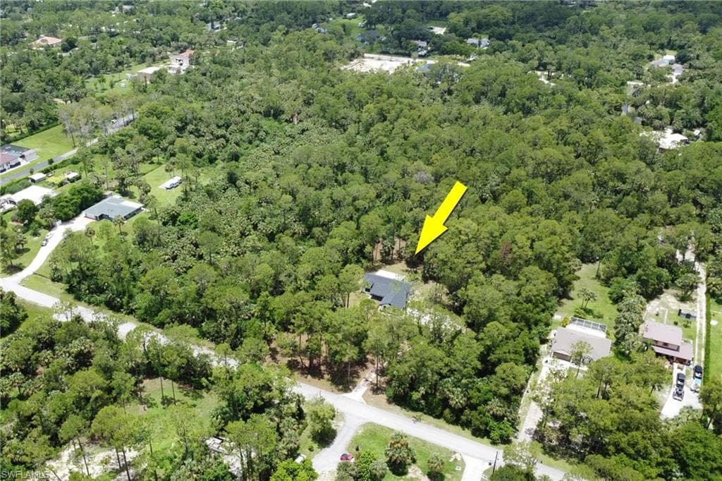 431 1st St NW, Naples, FL 34120-30