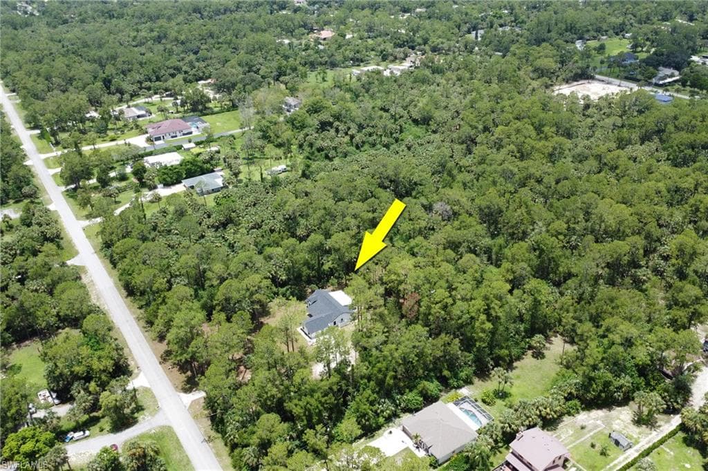 431 1st St NW, Naples, FL 34120-31