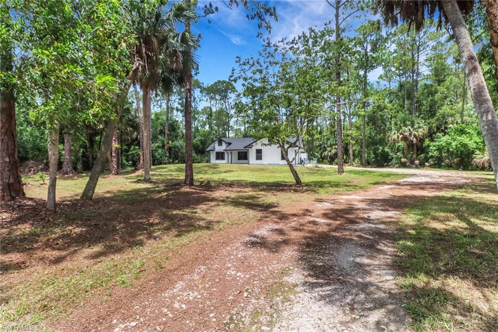 431 1st St NW, Naples, FL 34120-2